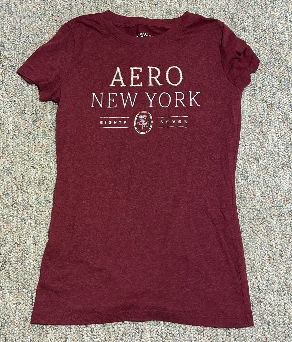 Aeropostale "Aero New York City" graphic t-shirt in a burgundy size AS